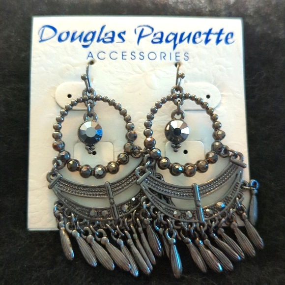 Douglas Paquette black Earrings. Sale - Picture 1 of 3